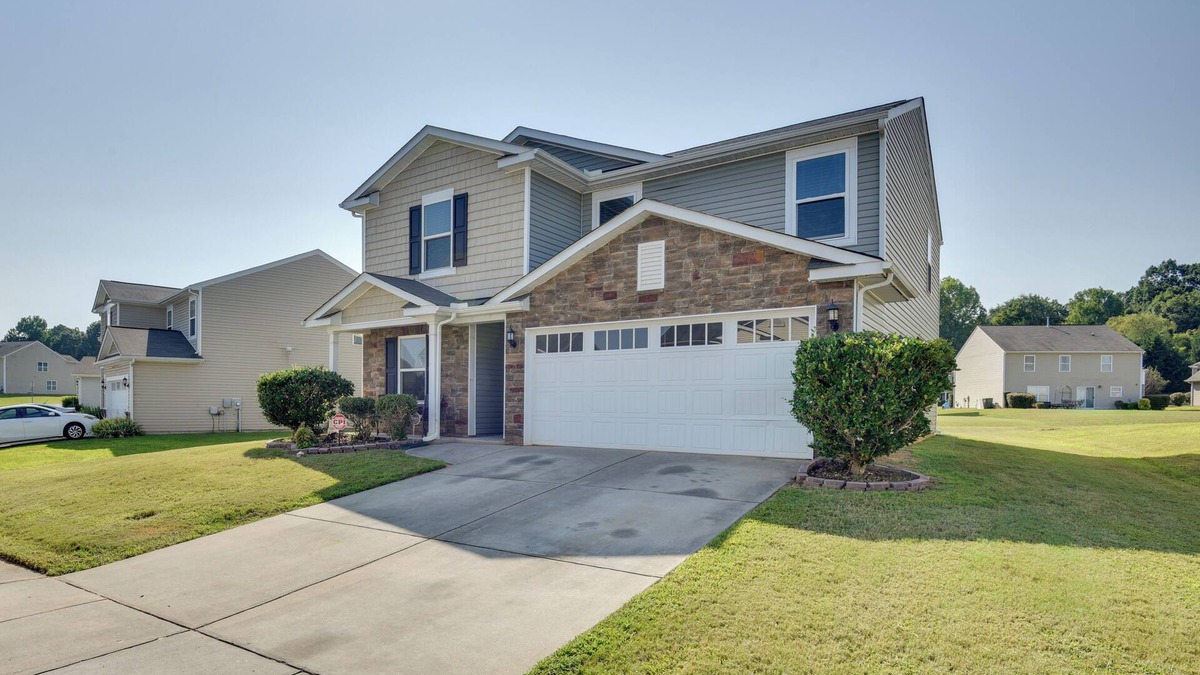Gastonia House | Spacious Gastonia Home w/Pool Access!