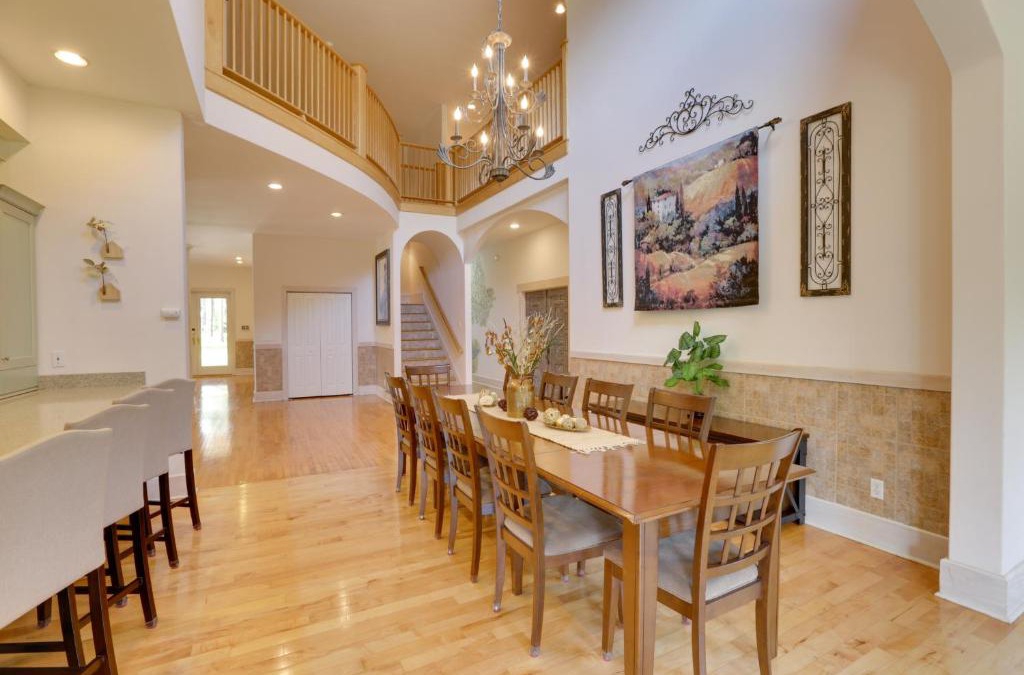 Albany House | Spacious Georgia Vacation Rental with Large Deck
