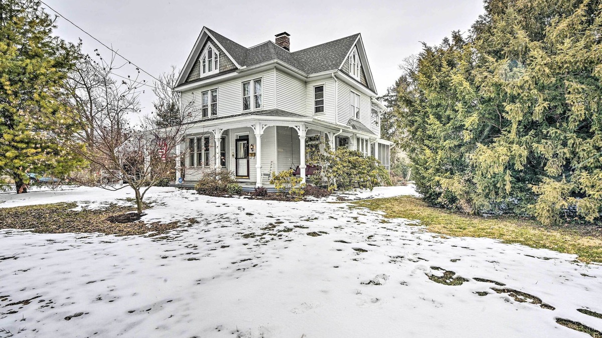 Mercersburg House | Spacious Getaway: 7 Mi to Whitetail Slopes!