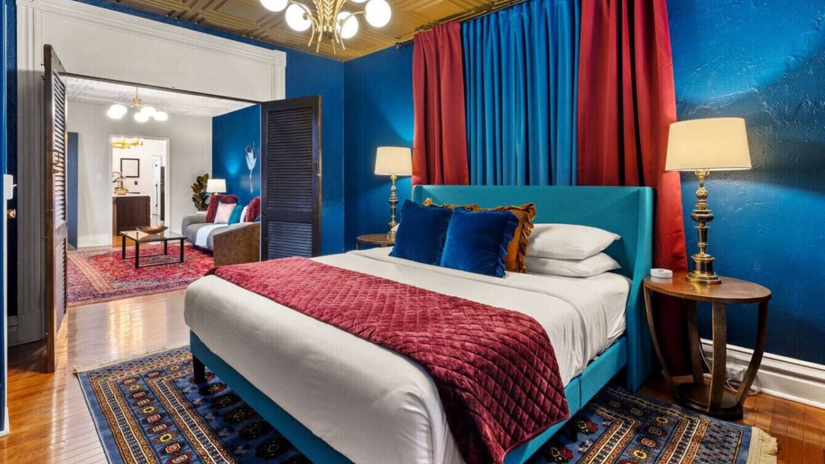 Bloomfield Apartment | Spacious getaway in Little Italy with Parking
