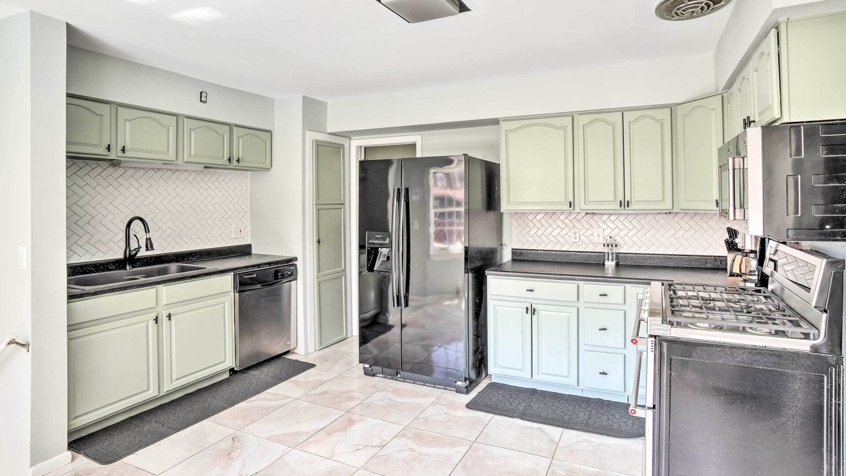 Michigan City Cottage | Spacious Getaway w/Heated Private Pool!