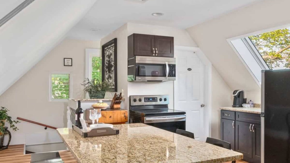 Beverly Condo | *Spacious Ghostly 2BR Home| Salem+Beverly| Parking