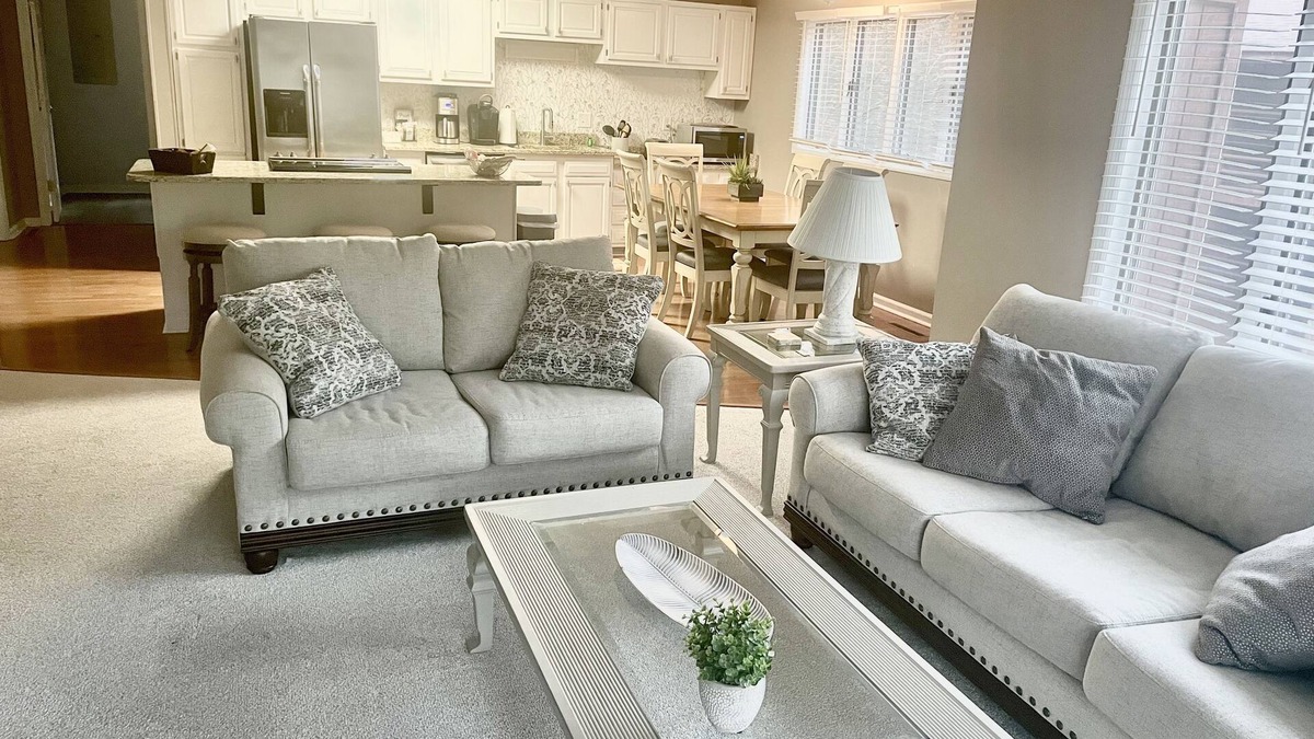 Southern Pines Condo | Spacious Golf Front Getaway in the Pines! 2BR/2BA-Short Commute to Fort Bragg