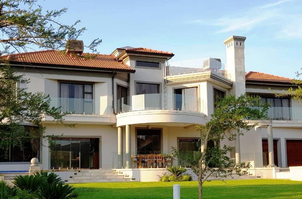 Hartbeespoort Villa | Spacious Golf & Wildlife Estate in Hartbeespoort 10 sleeper