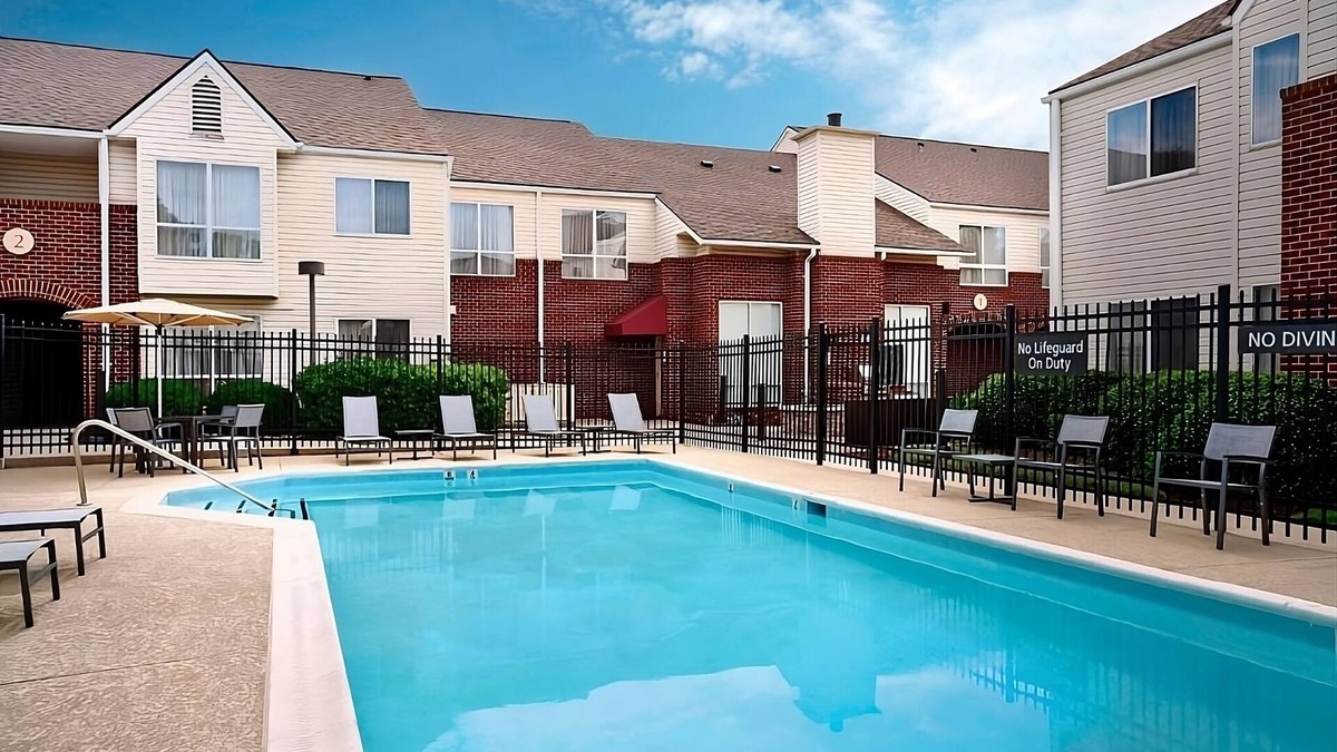 Parole House | Spacious Good-Value Accommodation! w/Outdoor Pool, Pet-Friendly, Free Parking
