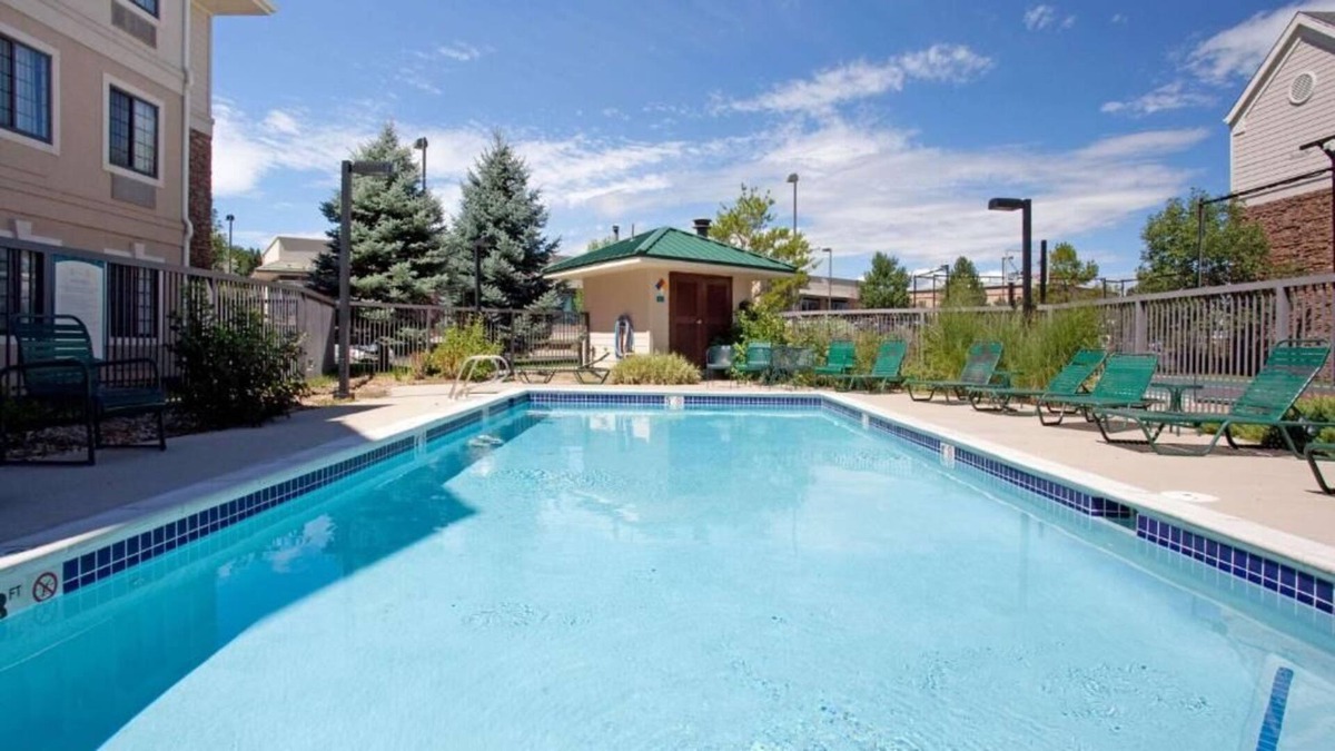 Acres Green House | Spacious Good-Value Accommodation! Pet-Friendly, Near Otero Tennis Courts