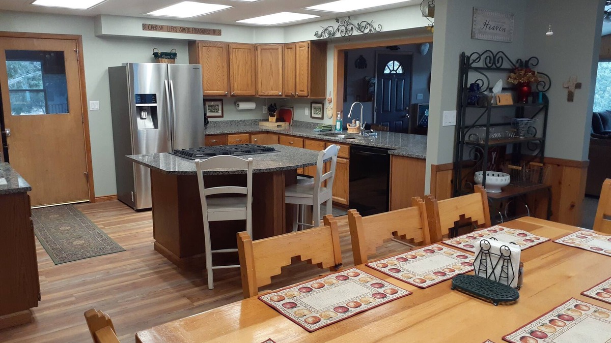 Newcastle House | SPACIOUS! GORGEOUS COUNTRY HOME TUCKED IN FOOTHILLS ON 3 ACRES! GREAT LOCATION!