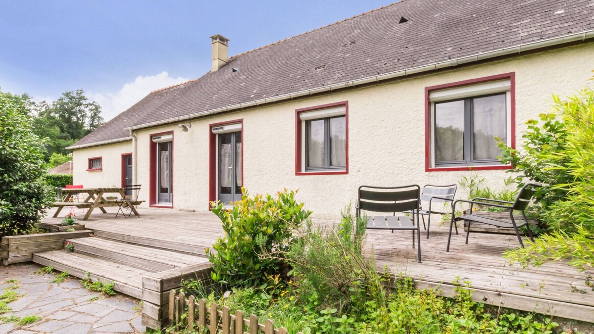 Malville Cottage | Spacious Ground-Level Home with Large Yard, Terrace, WiFi, and Game Amenities in Malville