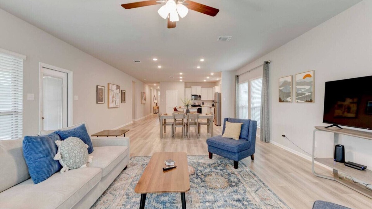 Bell County House | Spacious Haven for Workers in South Temple