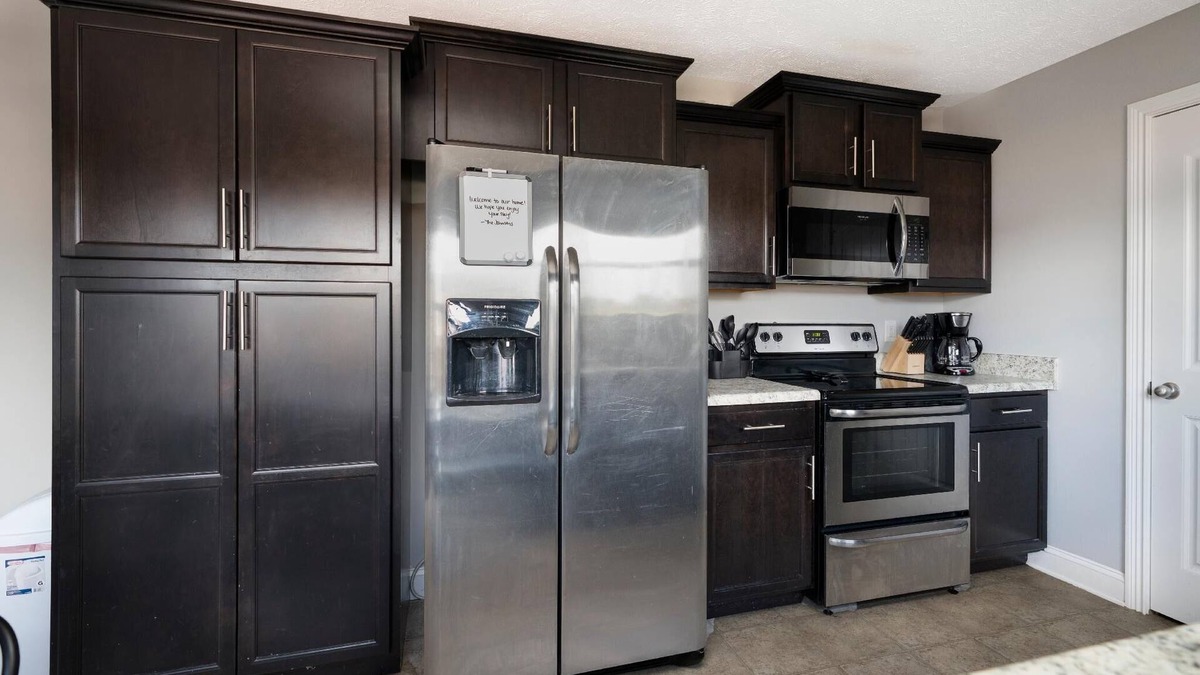 Oak Grove House | Spacious Haven near Fort Campbell with Bonus Room and Fenced Yard