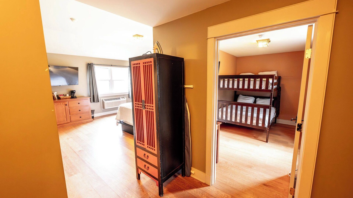 Shawnee On Delaware Hotel | Spacious Haven Near Recreational Outdoors | Golf, Spa & Onsite Dining