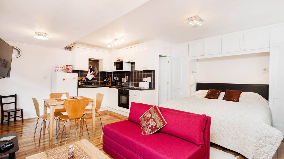 Henley-on-Thames Apartment | Spacious Henley On Thames Studio Apt Close To Oxford, London, Windsor & Reading