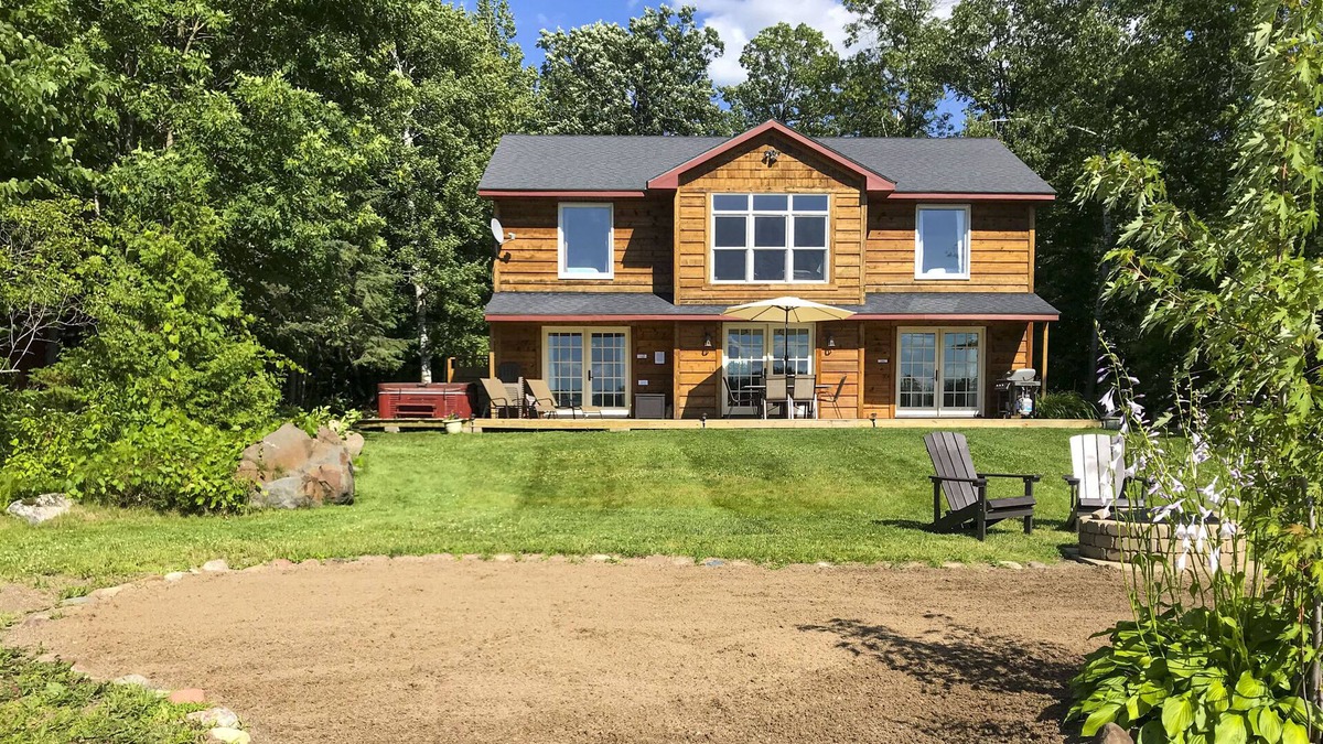 Hillman House | Spacious Hillman Home on Long Lake w/ Dock & Beach
