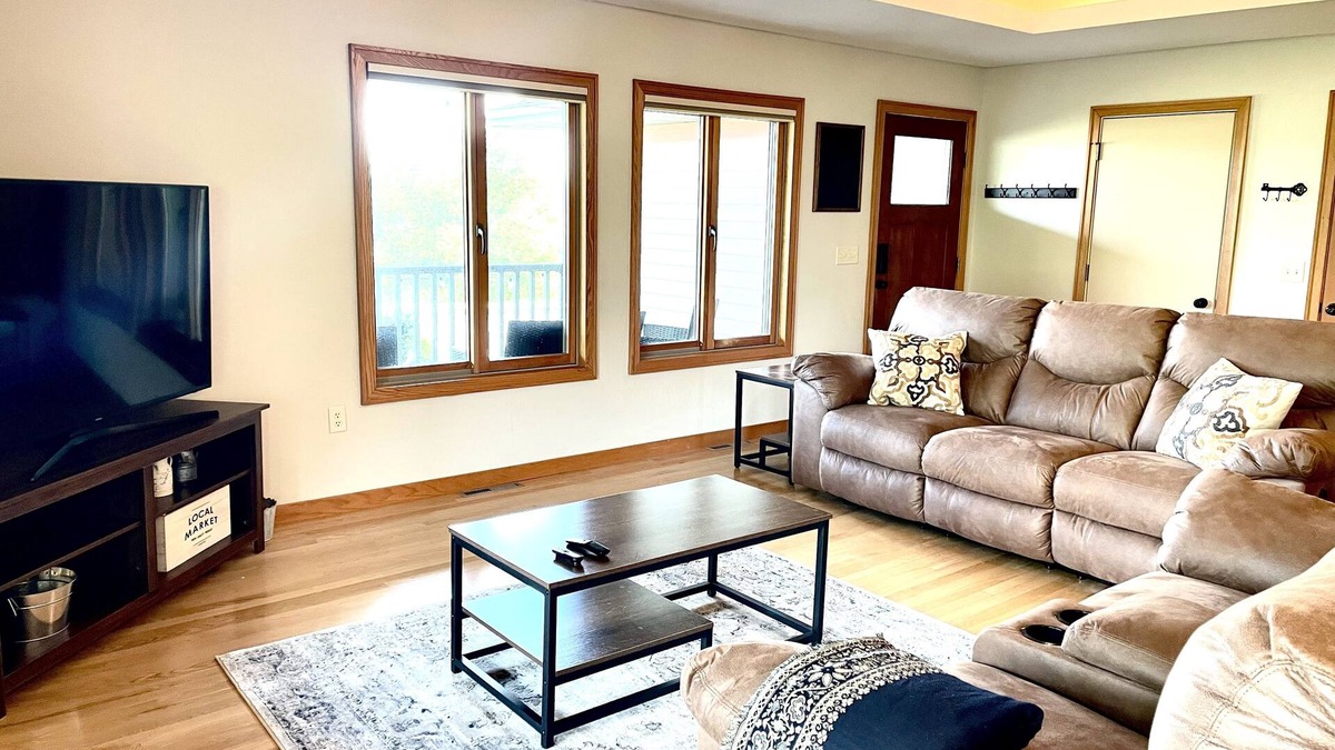 Hillsboro Condo | Spacious Hillsboro Condo 2