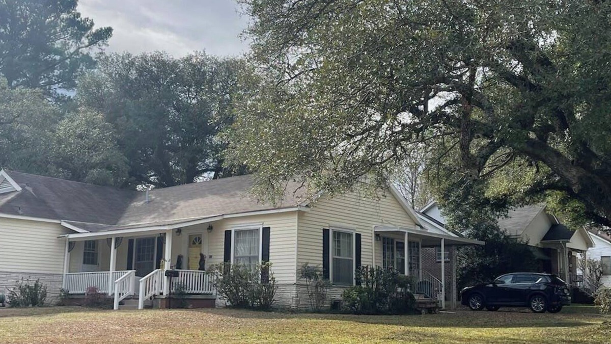 Springhill House | Spacious Historic 1940's Restored Home