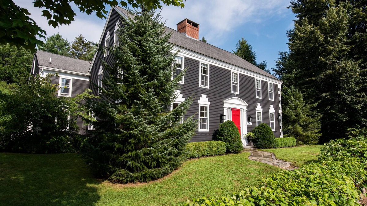 Kennebunkport House | Spacious, Historic Near Town, Parks and Beaches with Deck and Large Backyard