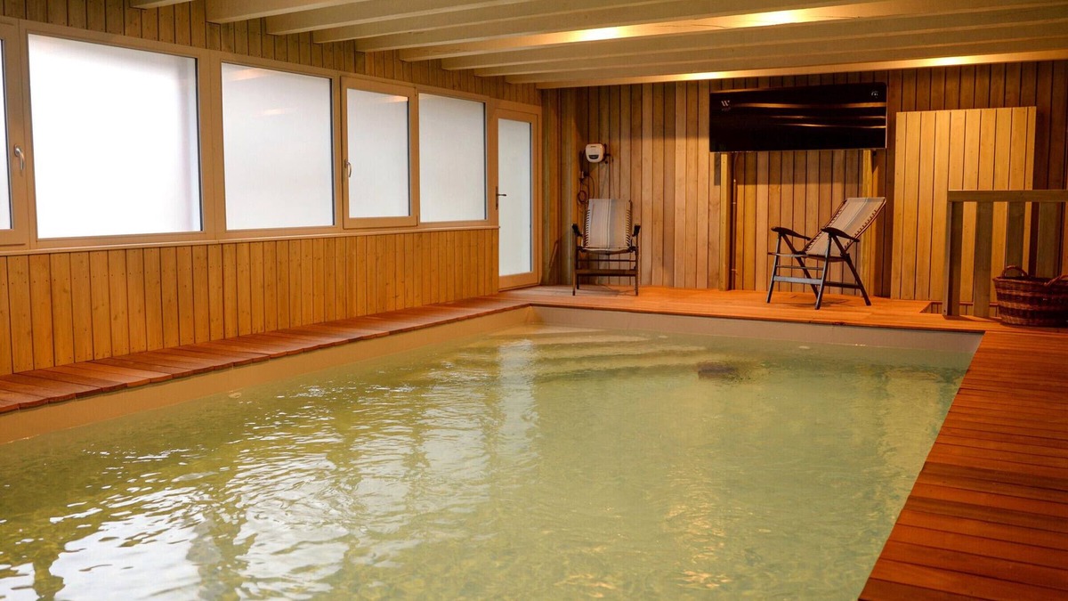 Beaumotte-Aubertans Cottage | Spacious house with pool, spa, and parking near Besançon