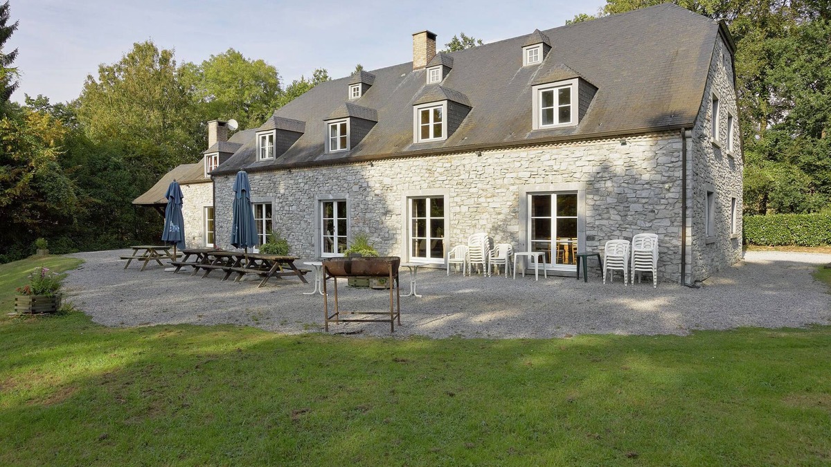 Sosoye House | Spacious Holiday Home in Anhée Belgium