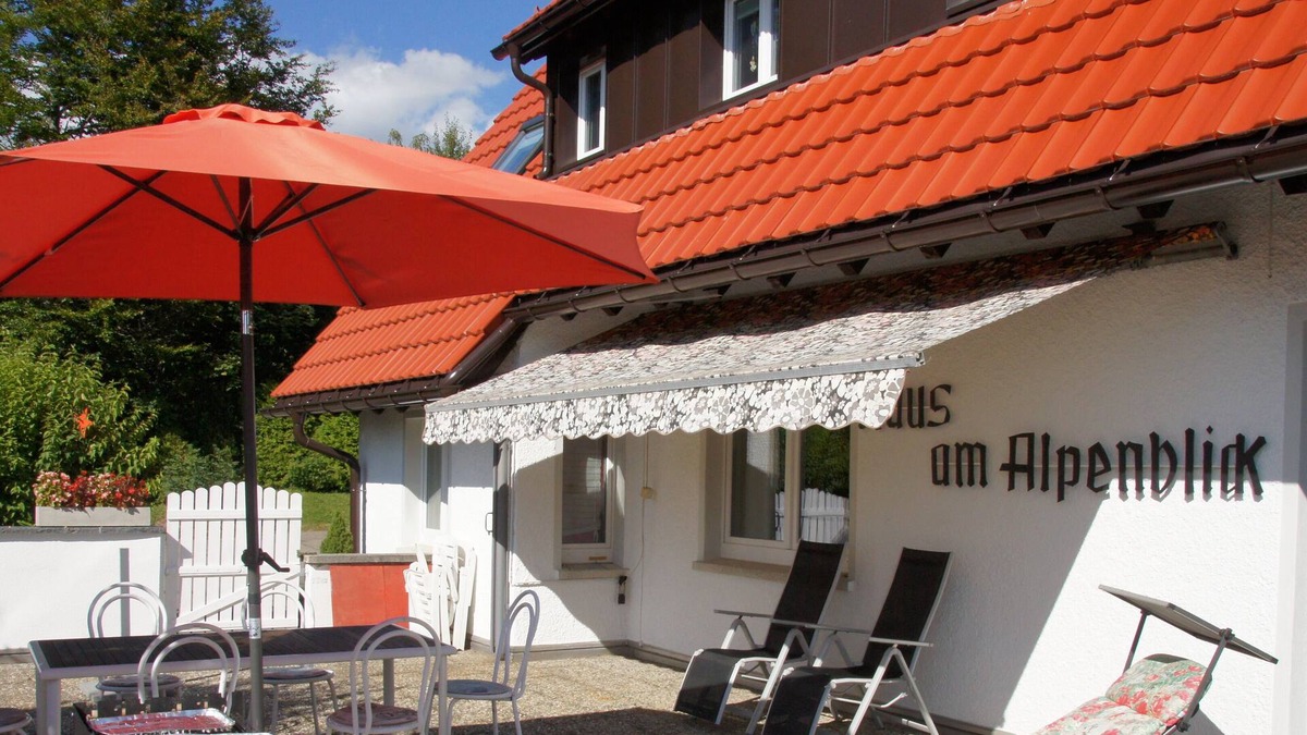 Grafenhausen Apartment | Spacious holiday apartment, 110 m² + 60 m² sun terrace and Alpine views