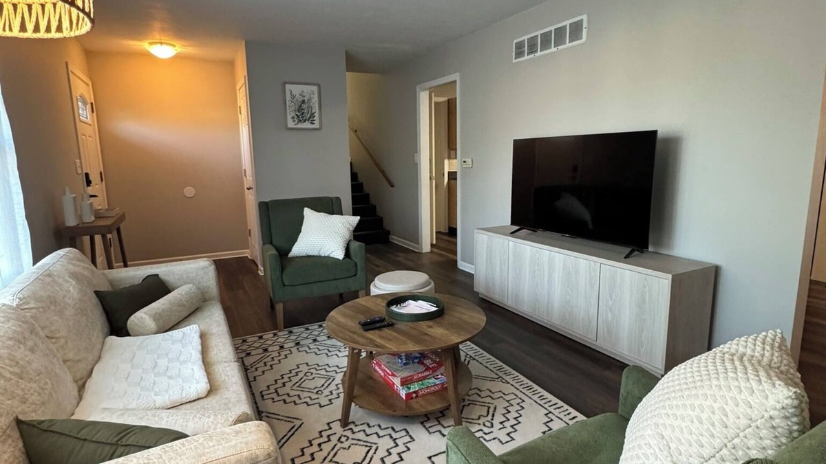Marshall House | Spacious home, 5 mins to Missouri Valley College