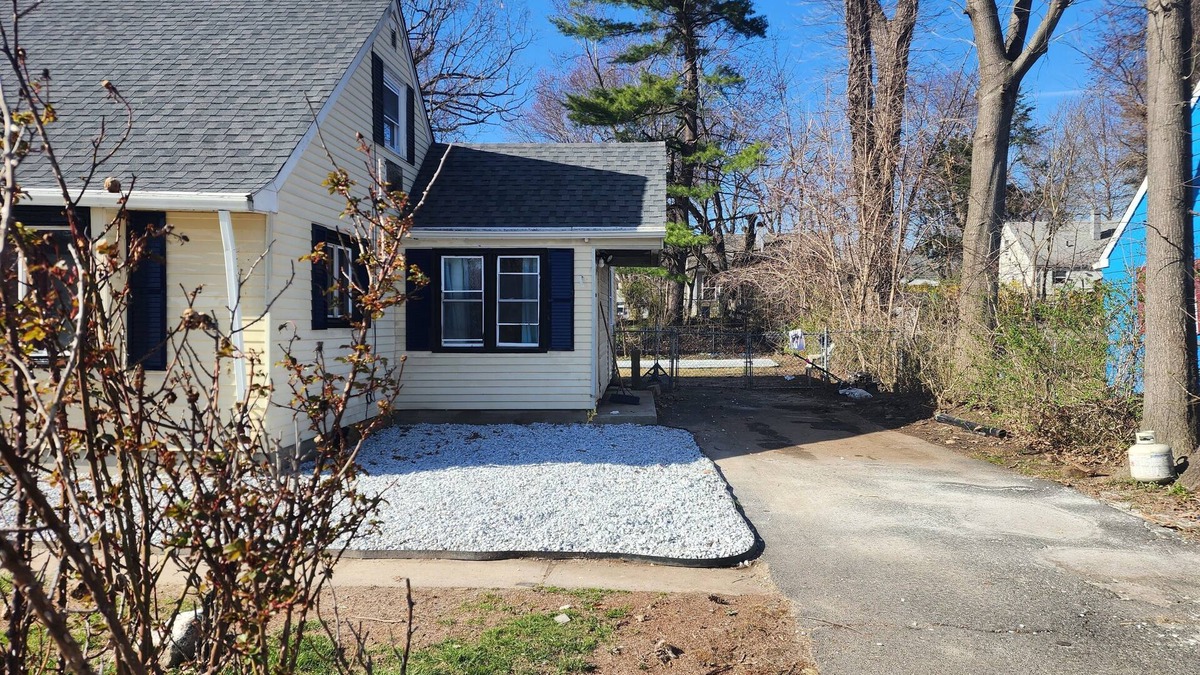 Hartford House | Spacious home away from home