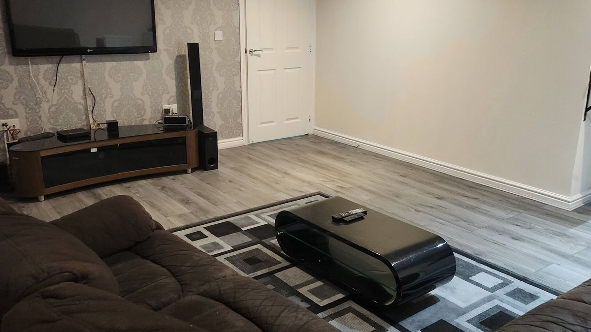 Aveley Apartment | SPACIOUS HOME AWAY FROM HOME