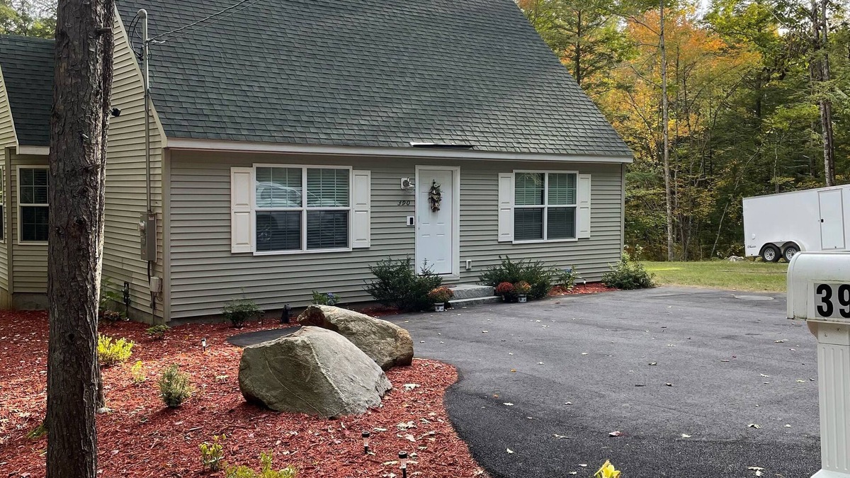 Laconia House | Spacious Home for 14 Guests Near Lake Winnisquam – Close to Everything!