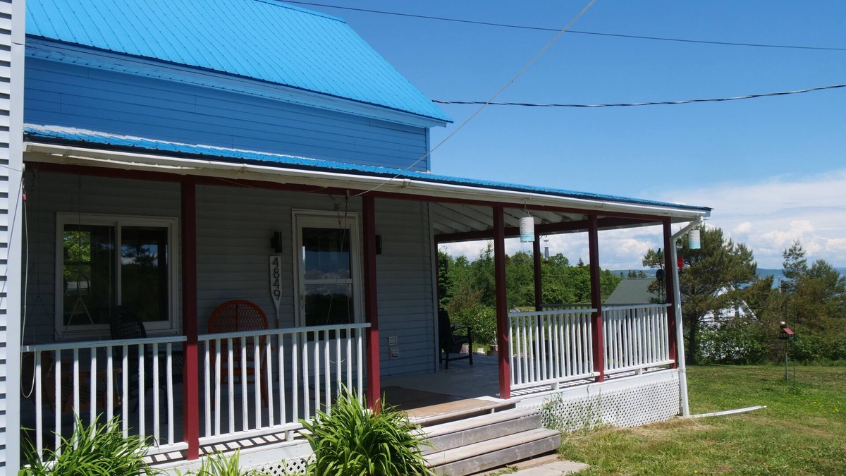 Spencers Island House | Spacious home in Spencer’s Island