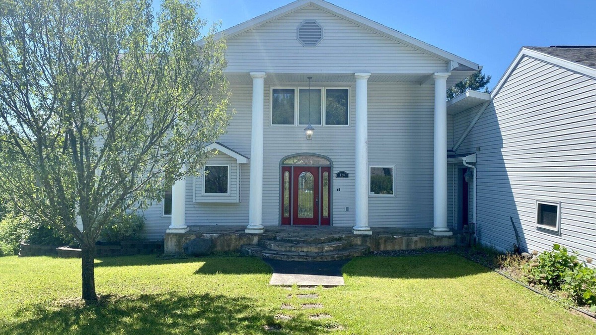 Bayfield House | Spacious home in Bayfield, sleeps 20!