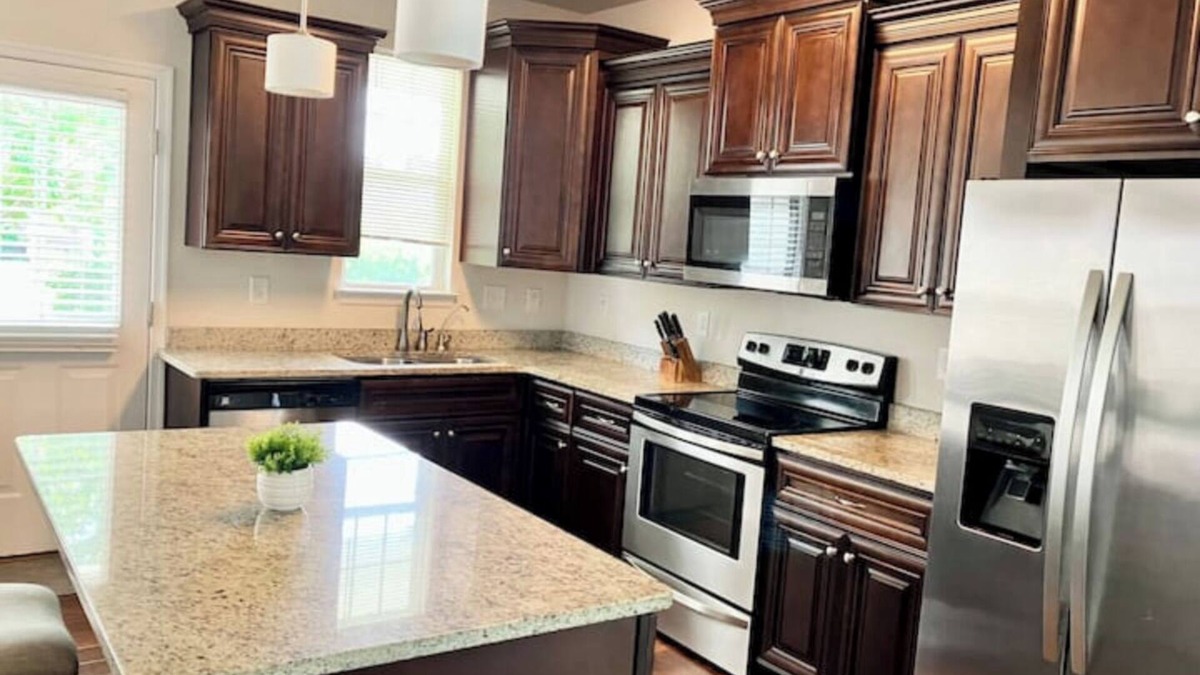 Norfolk - Virginia Beach House | Spacious home in Chesapeake