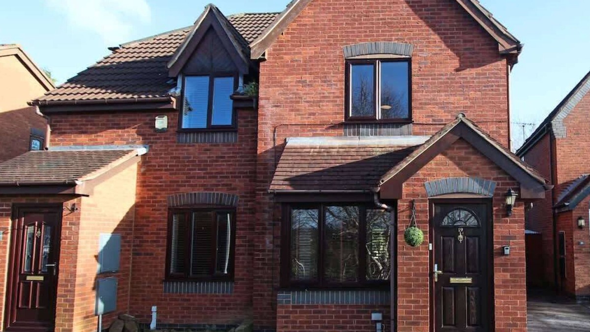 Chester House | Spacious Home in Chester, Large Conservatory