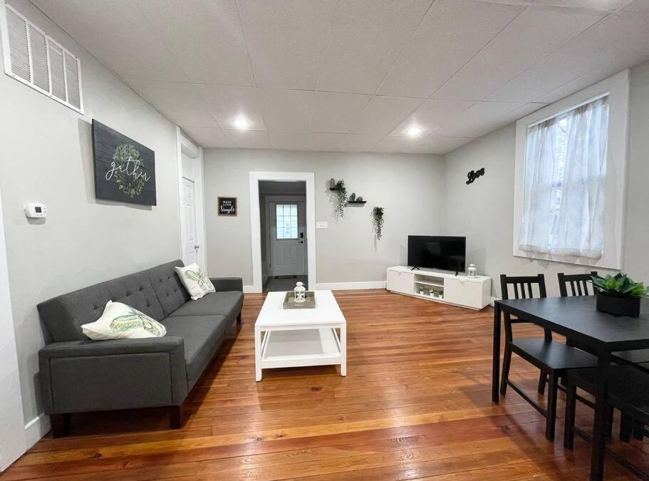 Franklin House | Spacious Home in Downtown Franklin