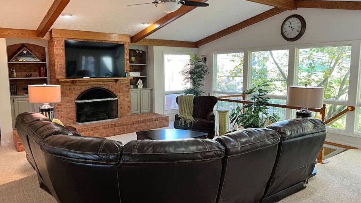 Hamilton House | Spacious home in Hamilton