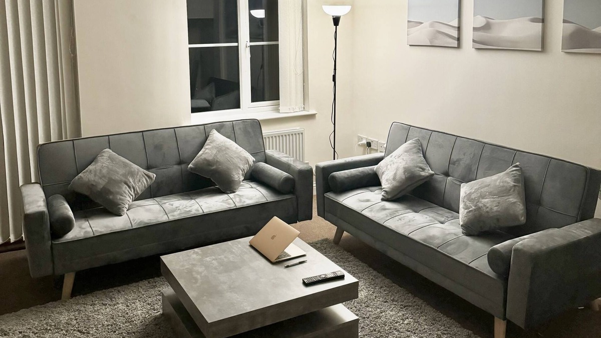 Ipswich House | Spacious Home in Prime location