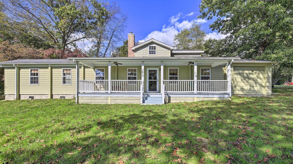 Ingles House | Spacious Home Local to Claytor Lake