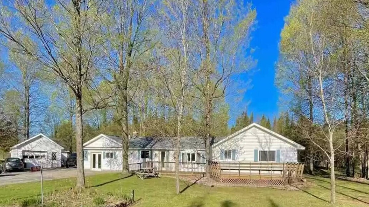 Rapid River House | Spacious home made for large groups and families! Close to many UP destinations!
