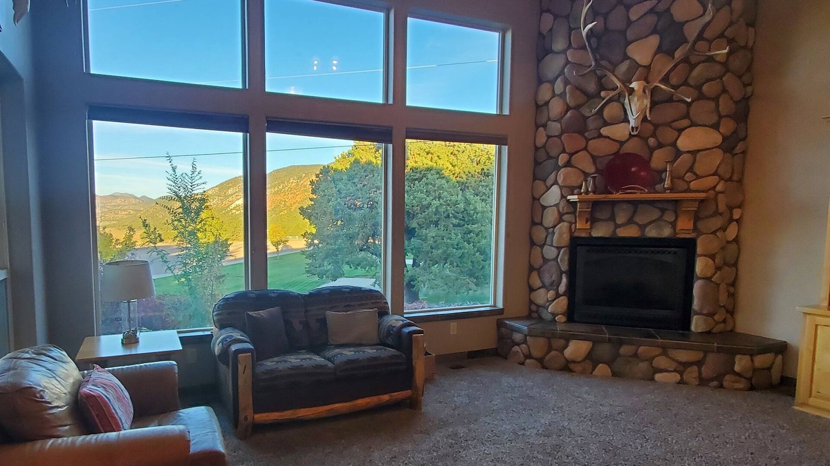 Parowan House | Spacious Home NEW GAME ROOM!! near Brian Head Ski Resort, Bryce Canyon and Zion.