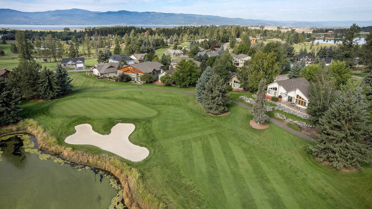 Bigfork House | Spacious home on golf course w/stunning views & fireplace - Colter Loop Golf Escape