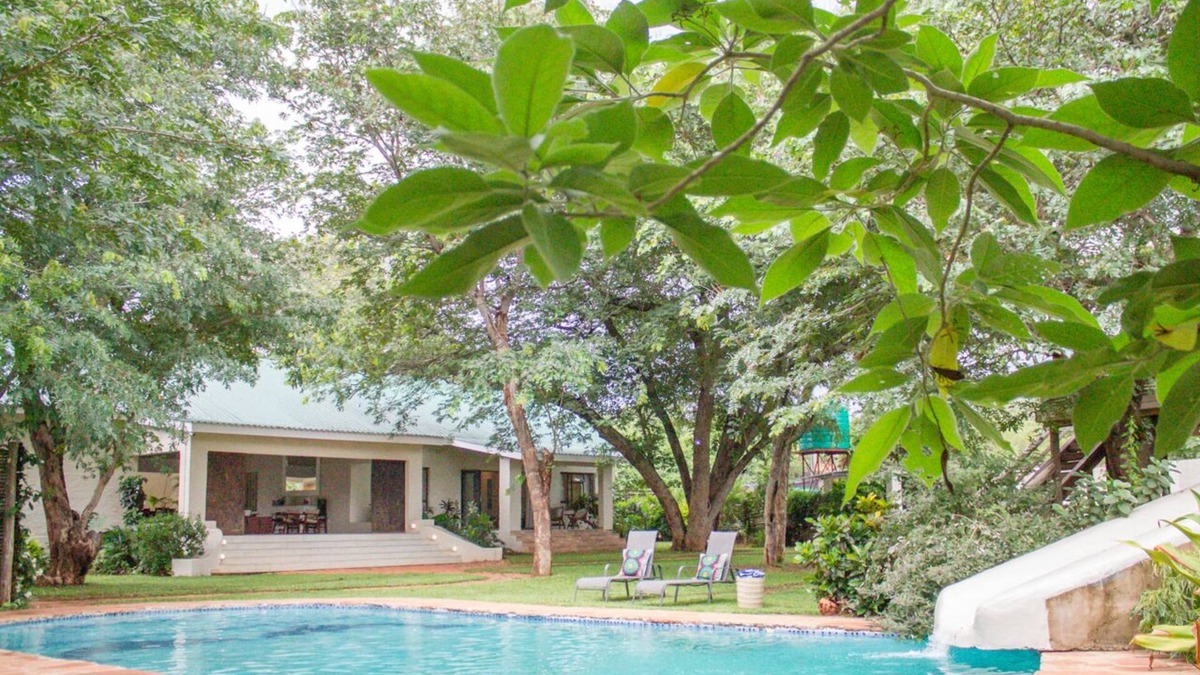 Victoria Falls House | Spacious Home, Pool, Games Room In the ❤ Victoria Falls