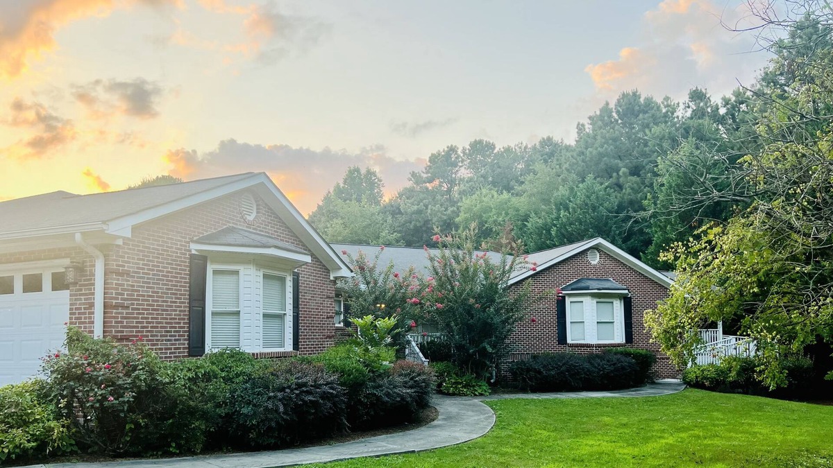 Calhoun Villa | Spacious home w/ 8ft pool just 1.1 miles to 1-75