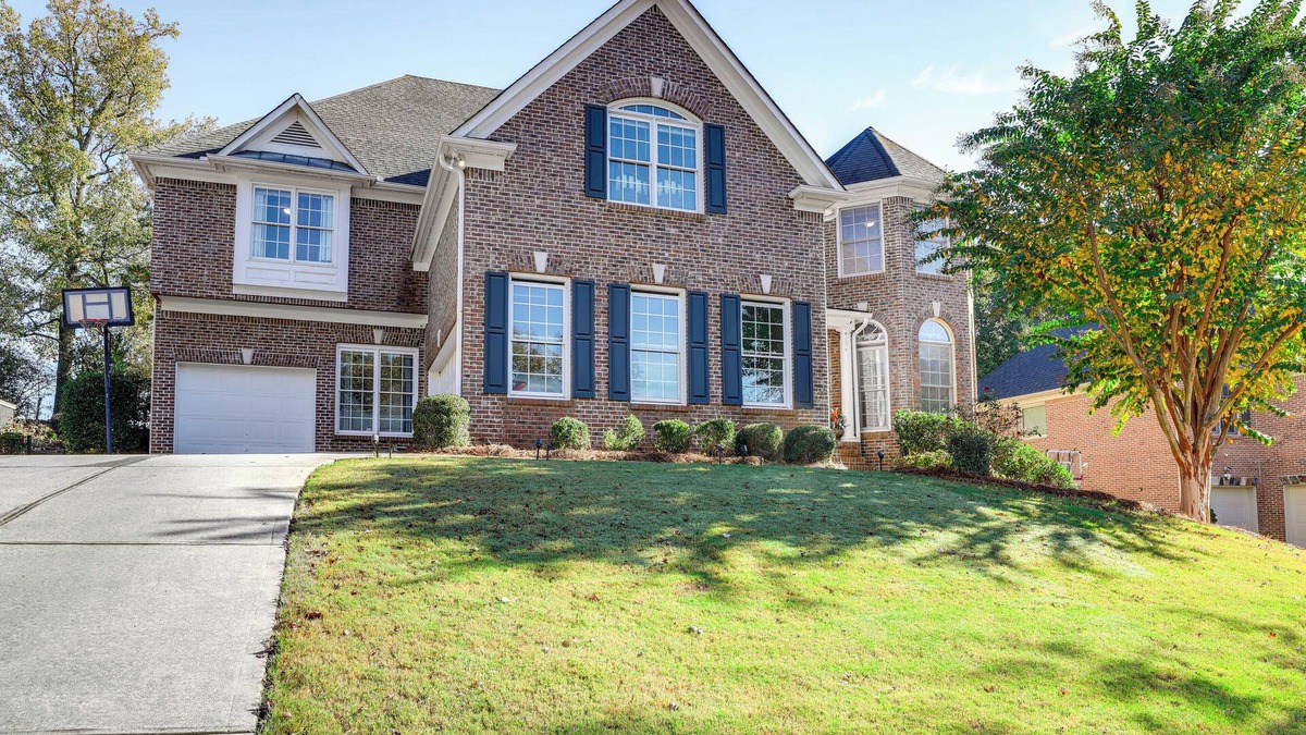 Duluth House | Spacious Home w/Backyard: 3 Mi to Dtwn Duluth!