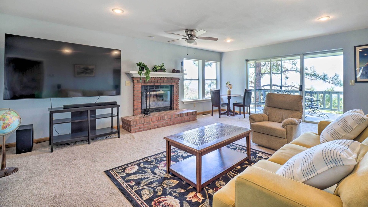 Carson City House | Spacious Home w/ Mtn Views & Starlink WiFi!