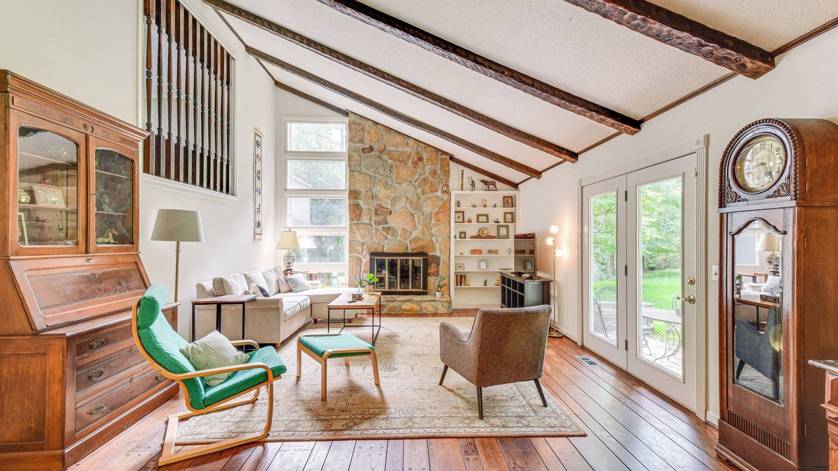 Central House | Spacious Home w/Porch, 4 Mi to Downtown Clemson!