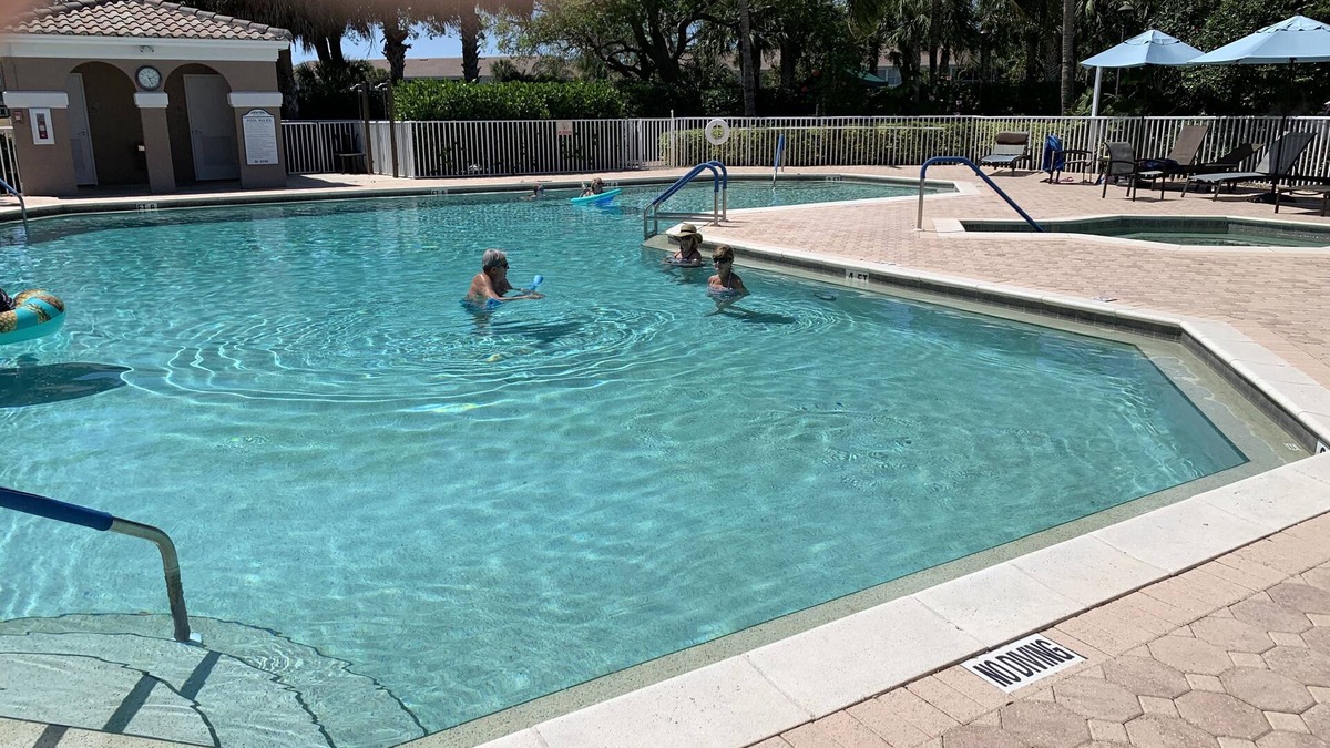 Bonita Springs House | Spacious home with lovely golf course views and private pool.