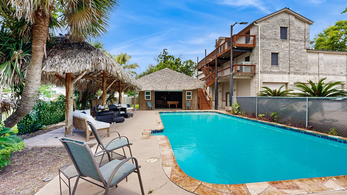 Bacliff House | Spacious home with full kitchen, patio, private pool and game room, pool table