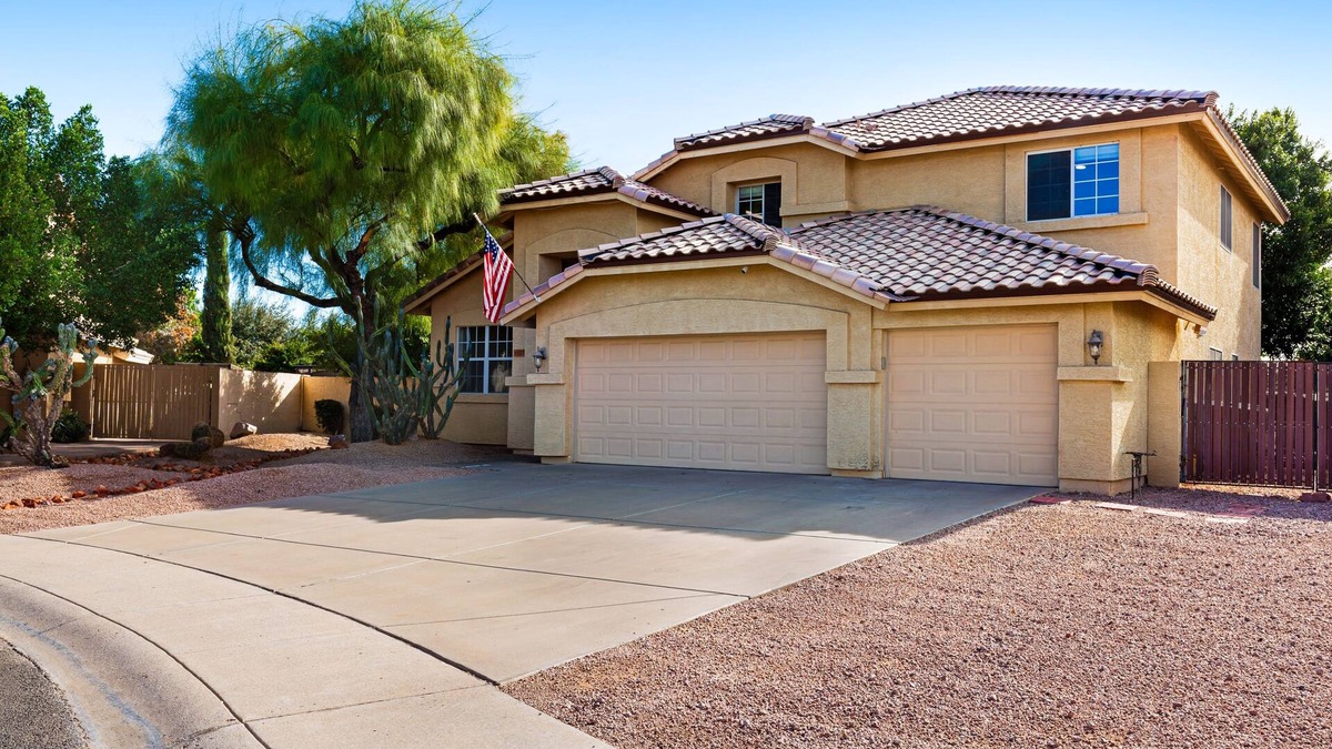 Gilbert House | Spacious home with heated pool, wonderful backyard & great location