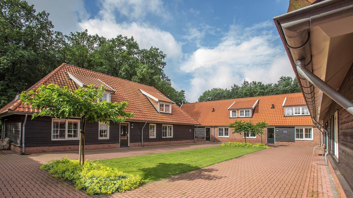 Hoge Hexel House | Spacious home with bubble bath and four bathrooms, in Twente