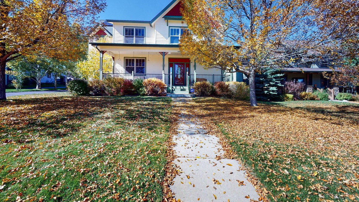 Eagle House | Spacious home with pool table, ping-pong, fireplace, deck, grill, & W/D