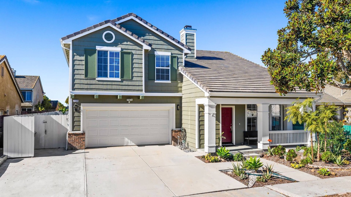Oxnard House | Spacious home with private yard & BBQ - 2 mi. from downtown