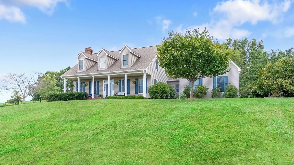 Blacksburg House | Spacious home with serene views, outdoor lounge, fire pit, and hammock, just minutes to downtown